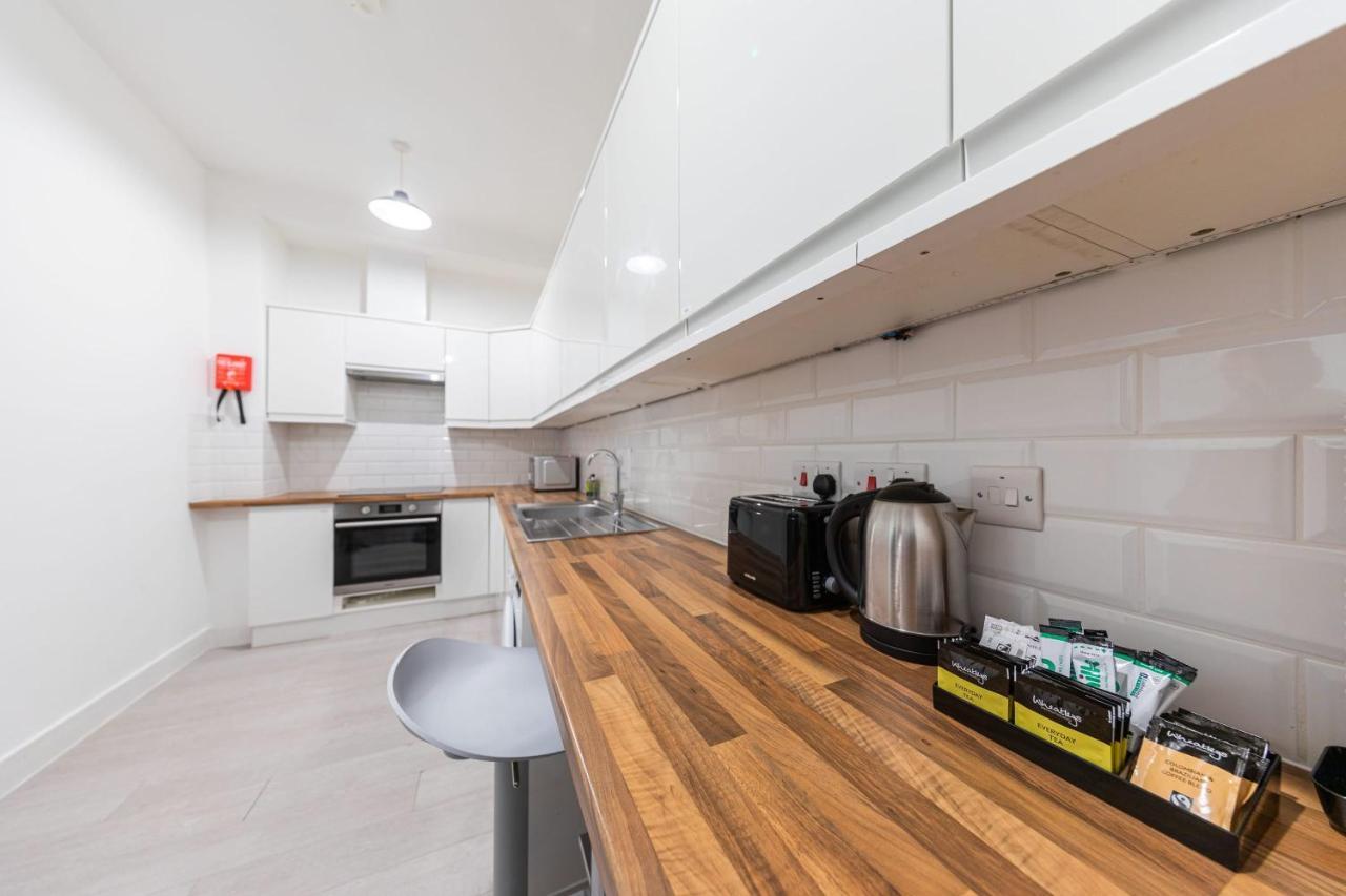 Functional Double With An Ensuite Toilet And Shower Near Tube And Bus Stations لندن المظهر الخارجي الصورة