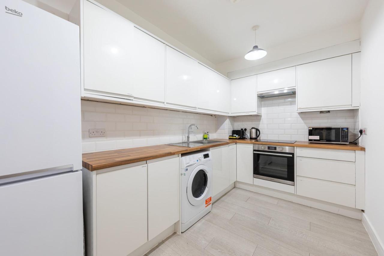 Functional Double With An Ensuite Toilet And Shower Near Tube And Bus Stations لندن المظهر الخارجي الصورة